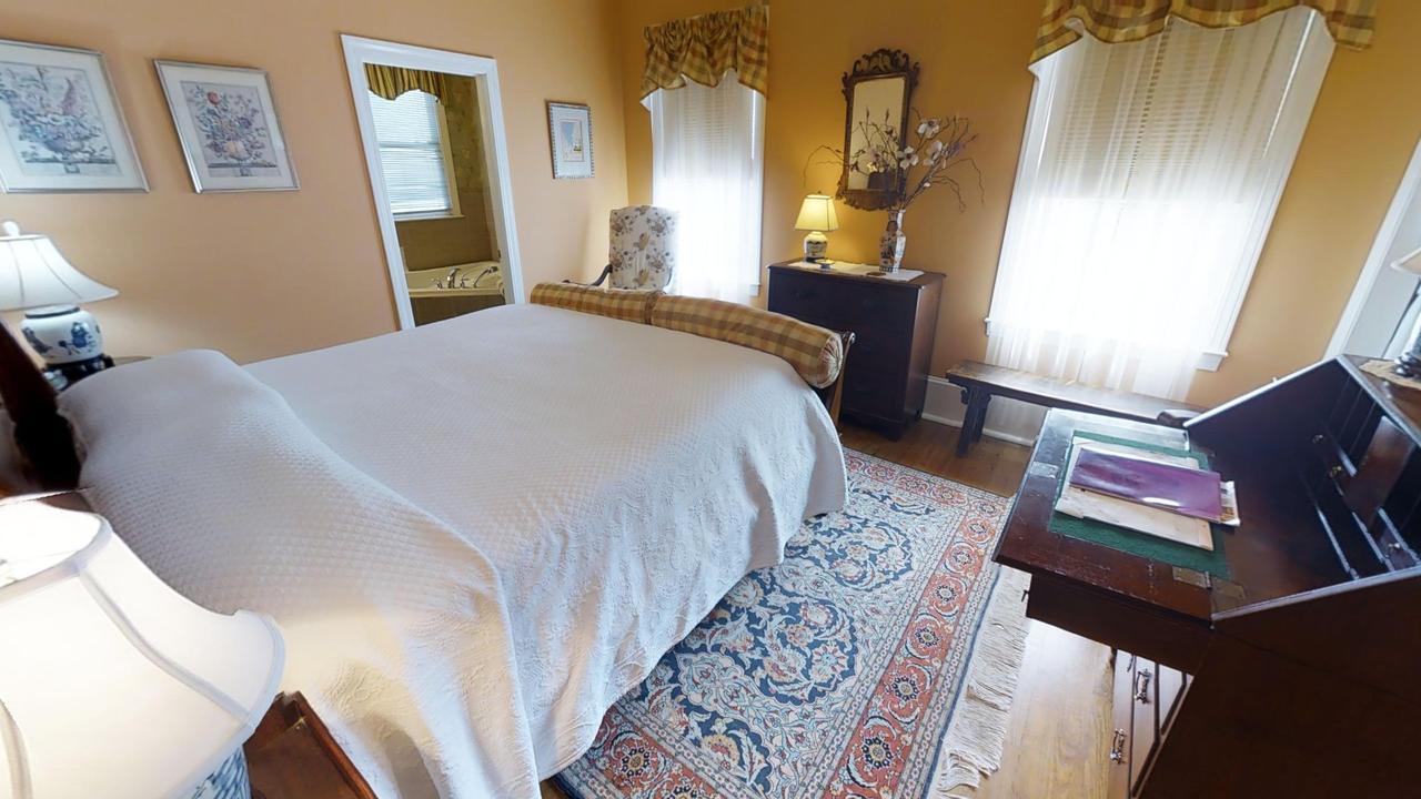 King Room,531464769:JPEG